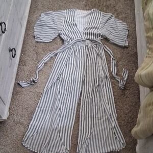 Storia Black and White Striped Garment